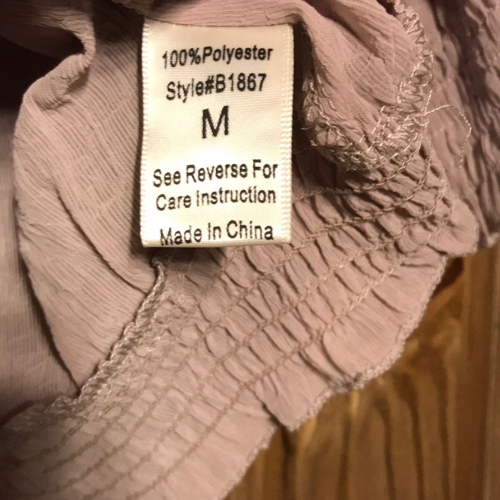 Never worn size Medium - Picture 5 of 5